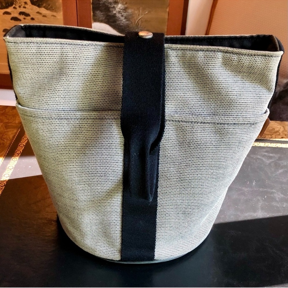 Hermes Saxo MM Toile Bucket or Shoulder Bag - Picture 7 of 16